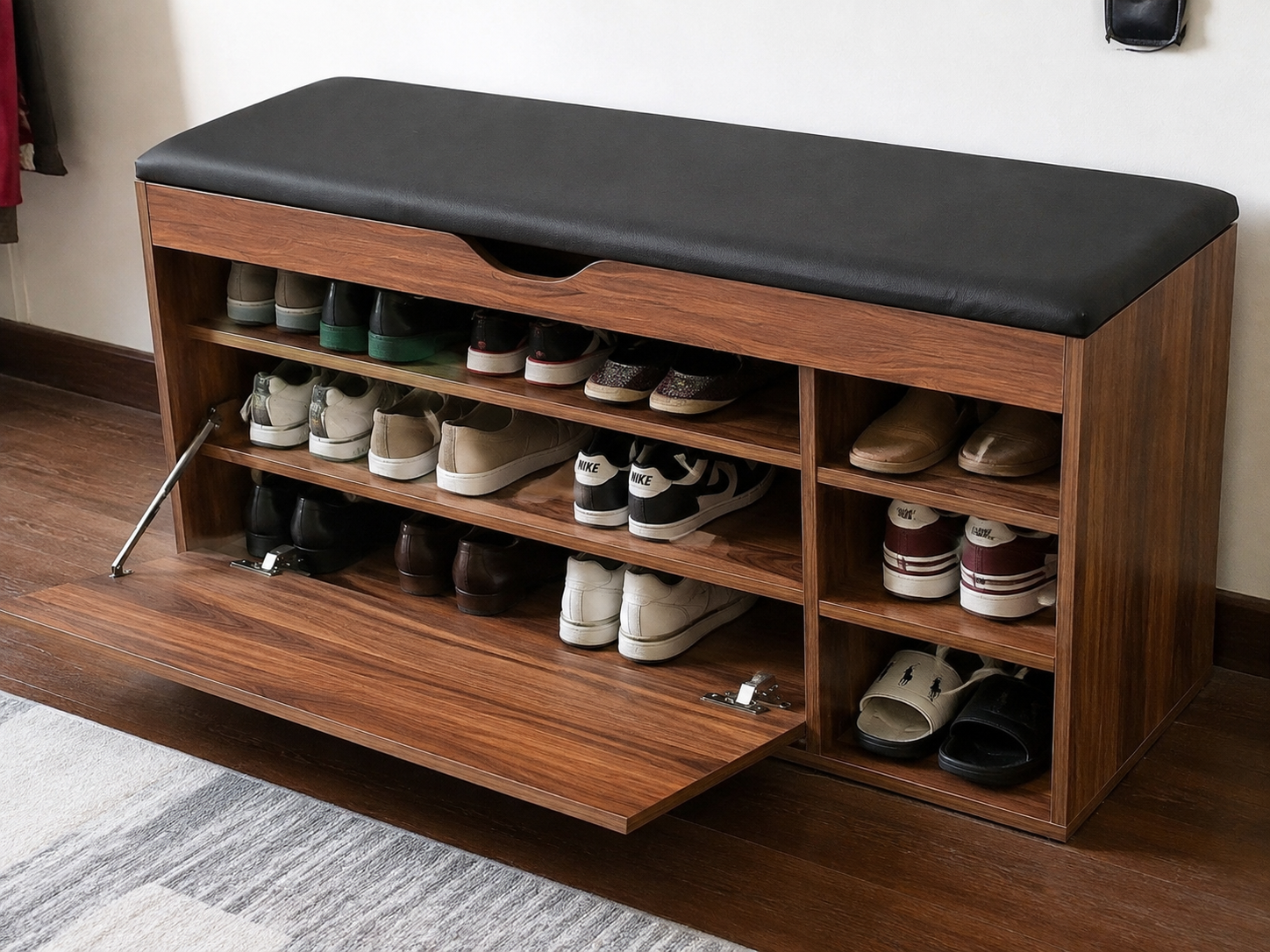 Shoe closet  | Black leather & Wooden| 110 x 40 x 50 | Su48